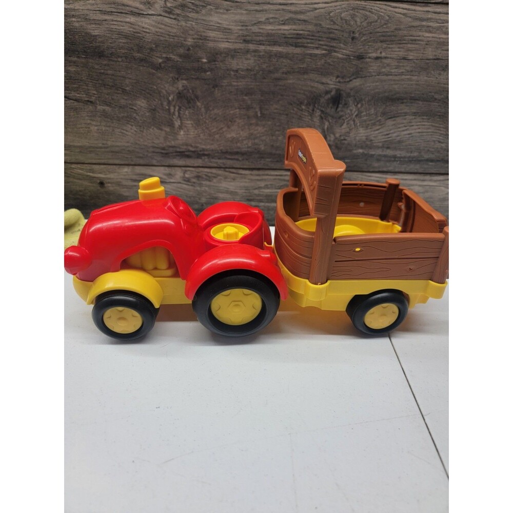 Fisher Price Little People Tow 'N Pull Tractor Sounds 2011
